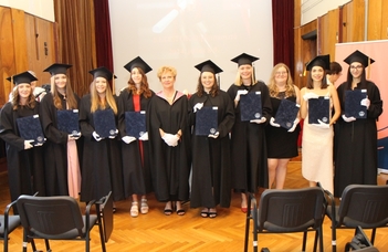 Átvették diplomájukat végzős hallgatóink
